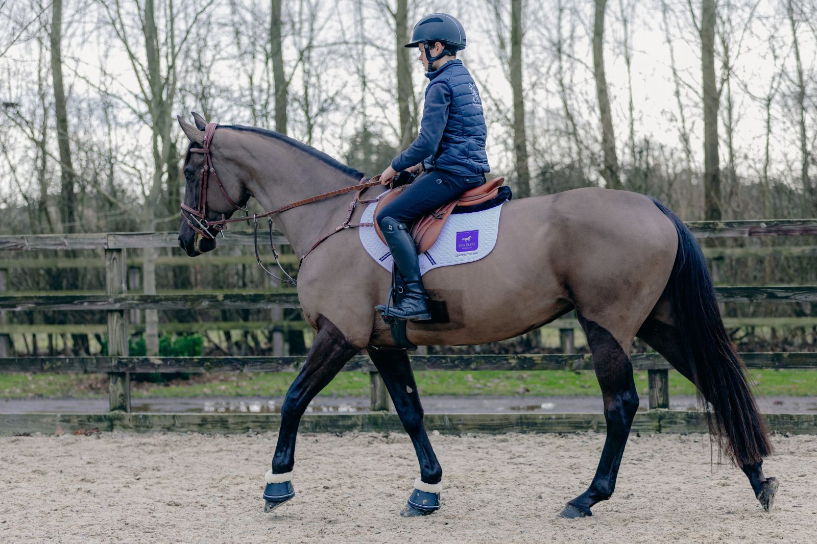 stalltilbud hesteutstyr hest rytter stallekholmsprob grime slowfeeder